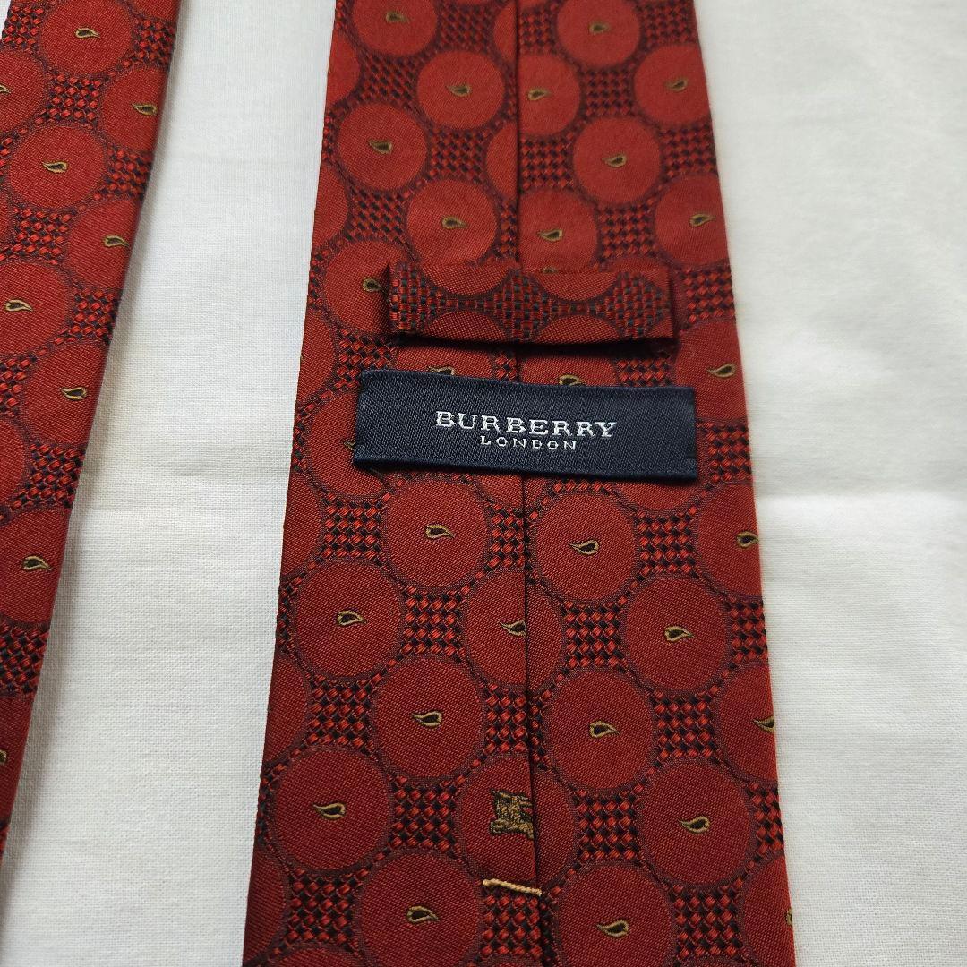 するめ様売約済　美品　BURBERRY シルク　ネクタイ レッド　ペイズリー