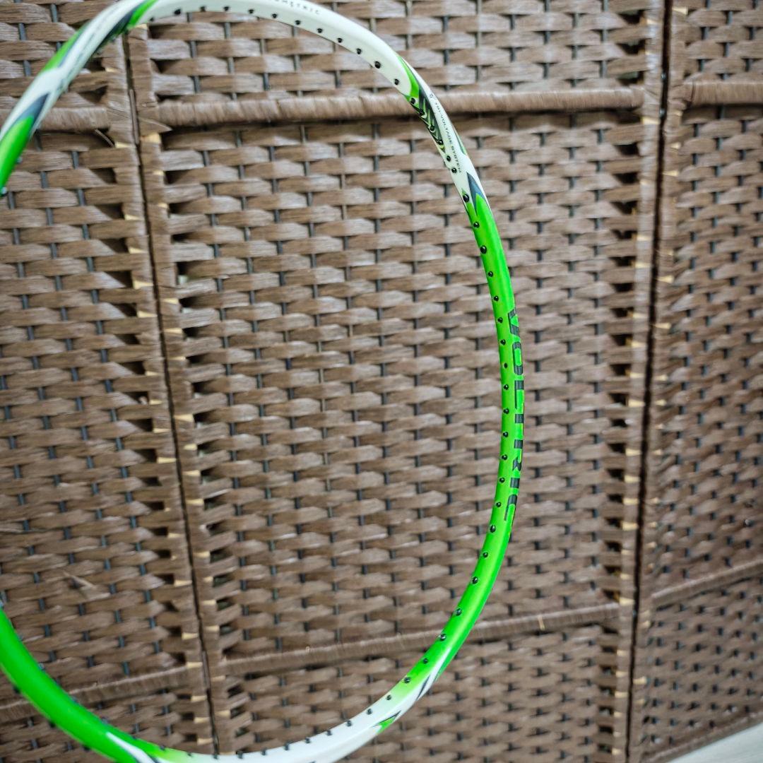 【極美品】 YONEX VOLTRIC30 5U G6 バドミントンラケット