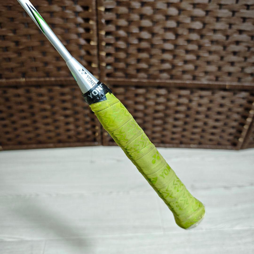 【極美品】 YONEX VOLTRIC30 5U G6 バドミントンラケット