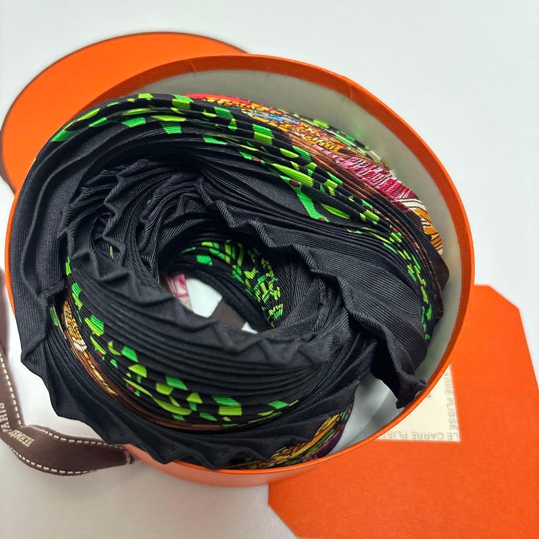HERMES プリーツスカーフ ホース柄