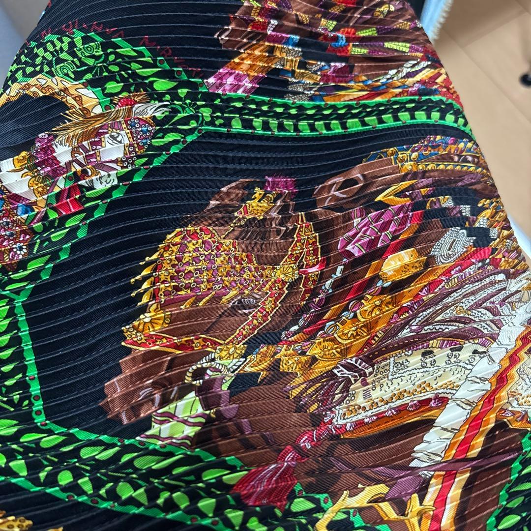 HERMES プリーツスカーフ ホース柄