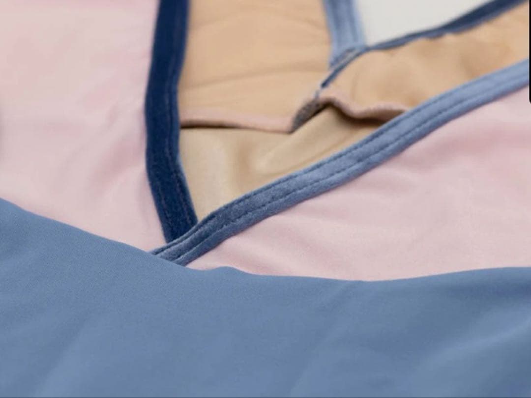 【YUMIKO】《美品》ピンク×ブルーのVネックレオタード