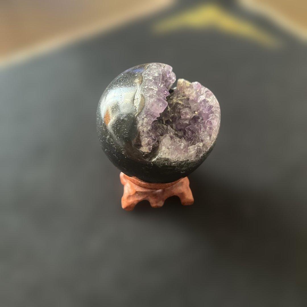 天然石笑い口アメジスト置物台座付き！