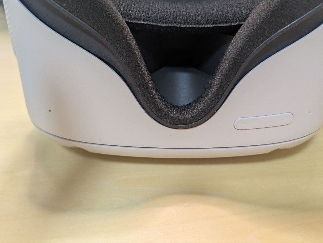  Quest 2 （VRヘッドセット 64GB コントローラー付き）
