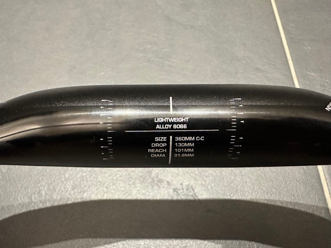 PRO ハンドルバーVIBE エアロパシュート　360mm