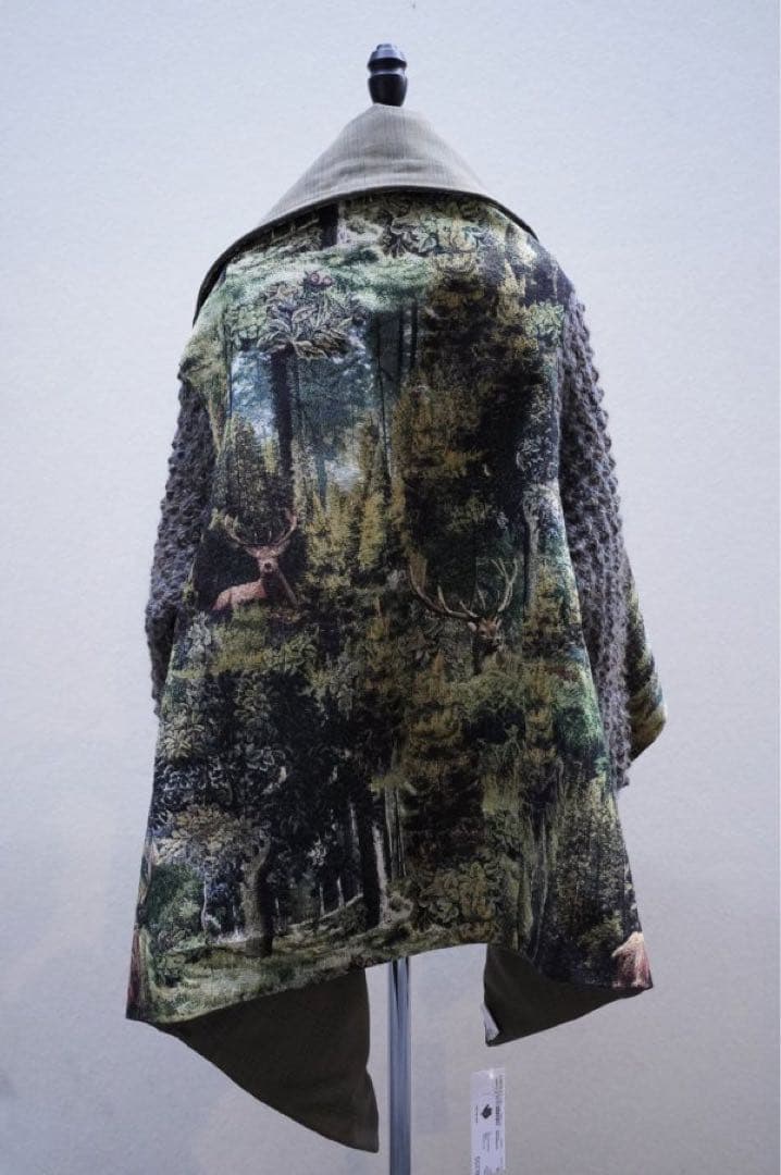 BLESS N°80 Sleeveliner .Ancient Forest