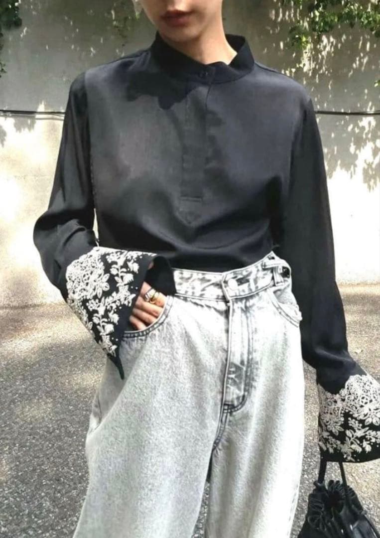 トップス AMERI EMBROIDERY CUFF BLOUSE