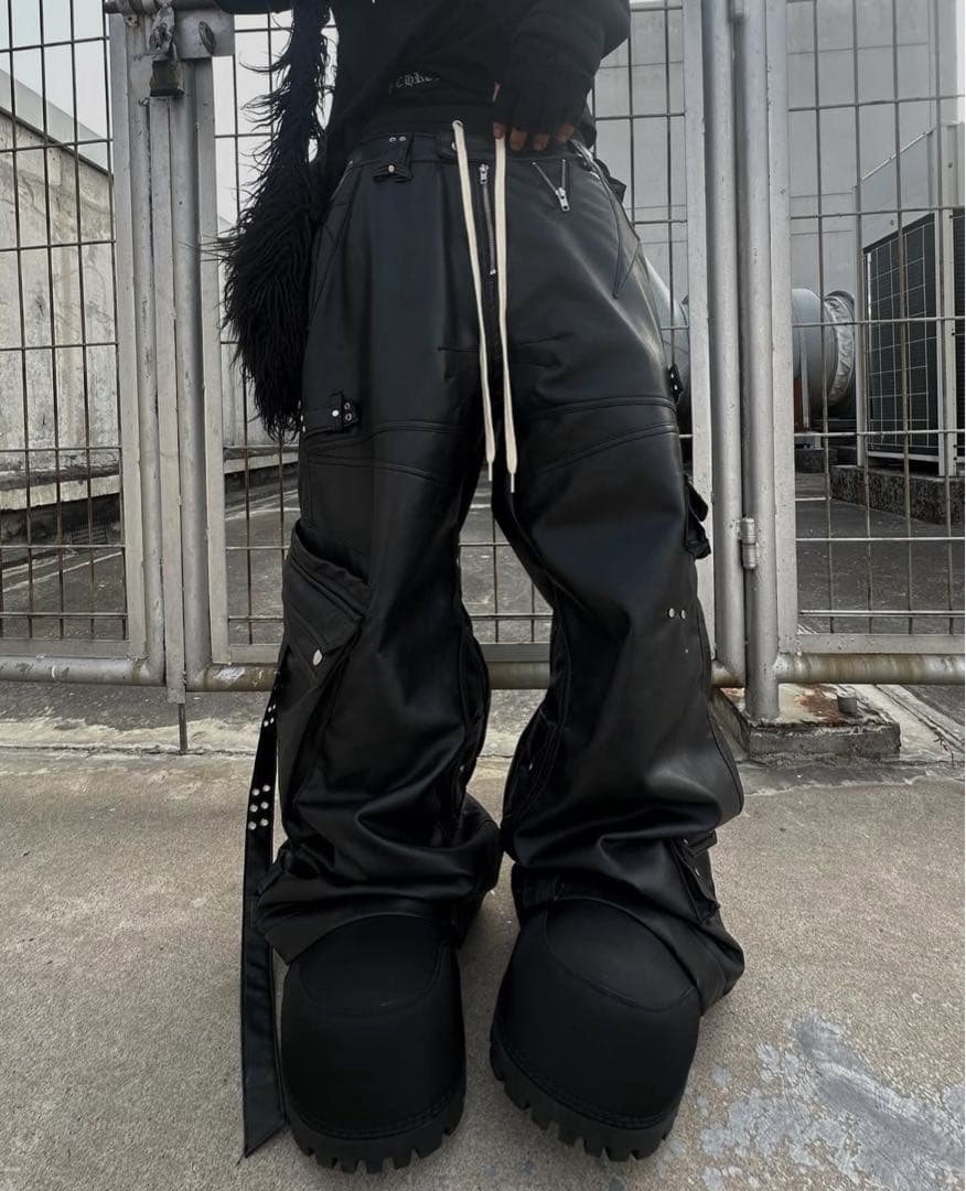 【新品】COZY WORLDWIDE コジーワールドワイドレザーカーゴパンツ S