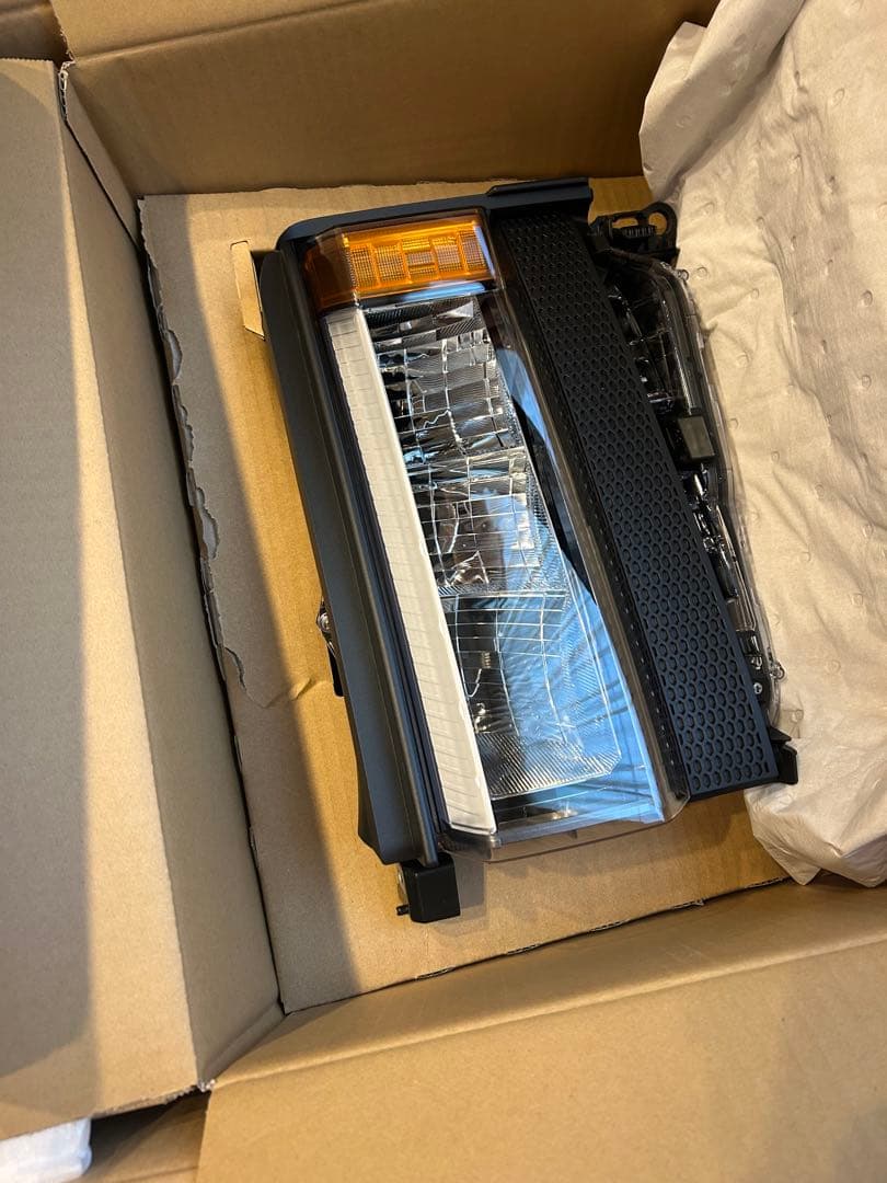 【新品】ランドクルーザー　250VX ヘッドライト　角目　左右セット