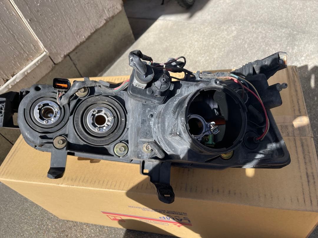 三菱 CT9A ランサーエボリューション7.8.9 左右ヘッドライトボディ