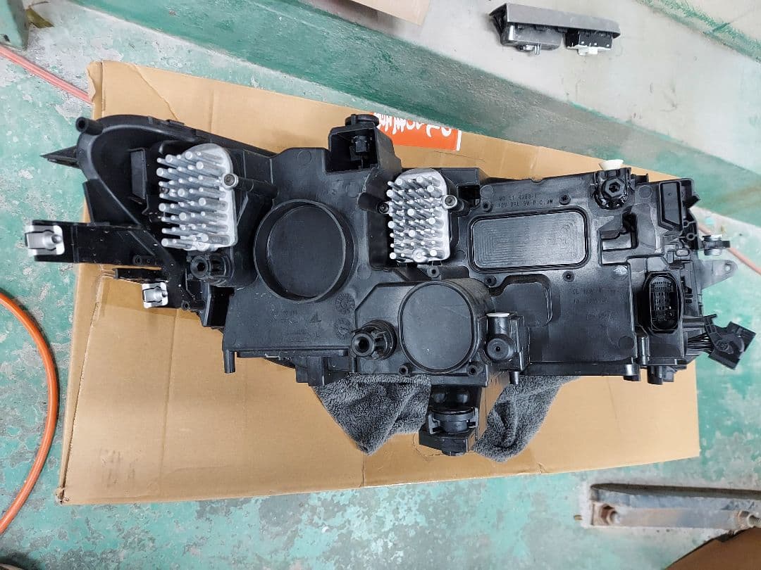VW　ティグアン　左ヘッドライト　令和6年式　型式3BA-5NDNNF