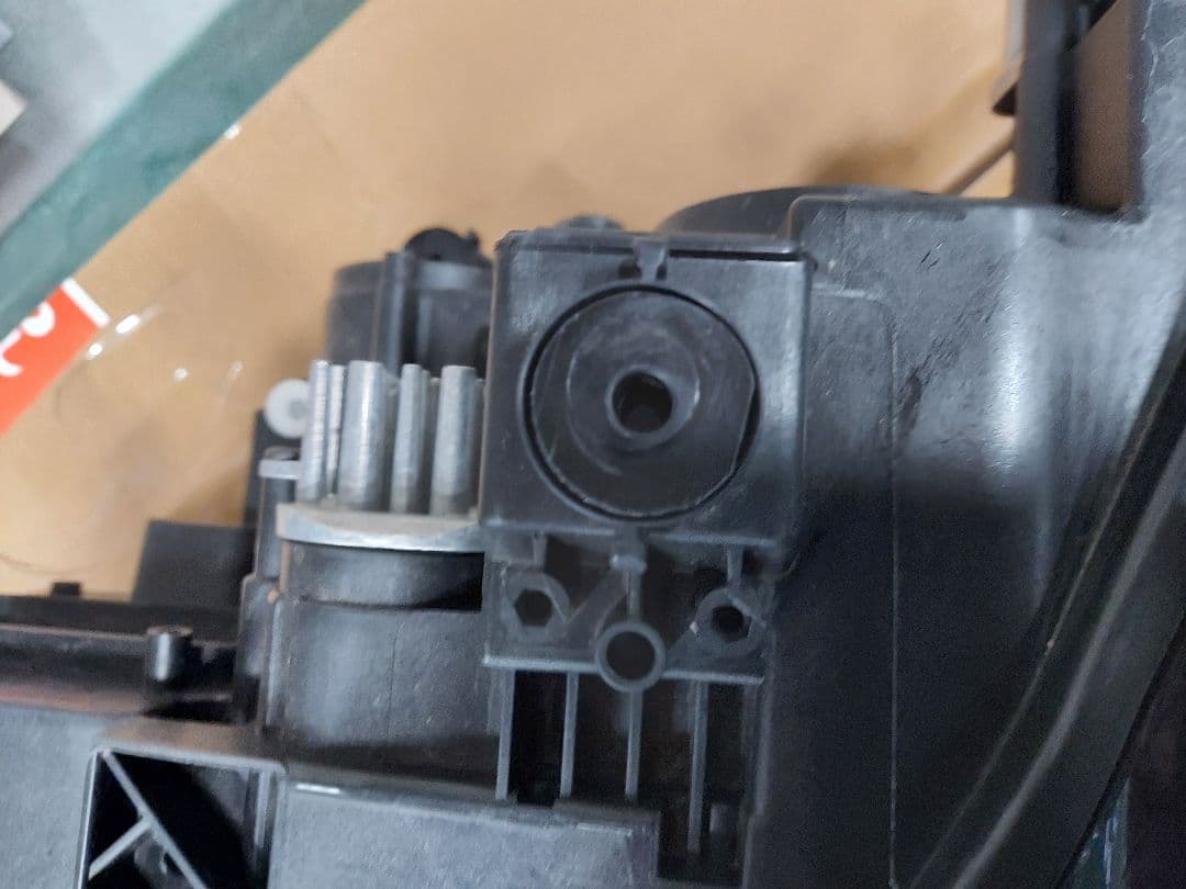 VW　ティグアン　左ヘッドライト　令和6年式　型式3BA-5NDNNF