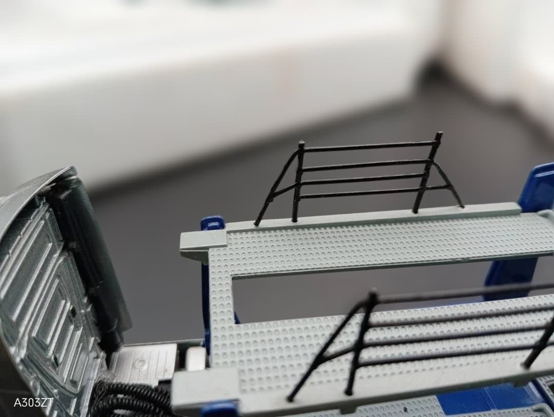 MINI GT 1/64 メルセデス・ベンツ アクトロス
