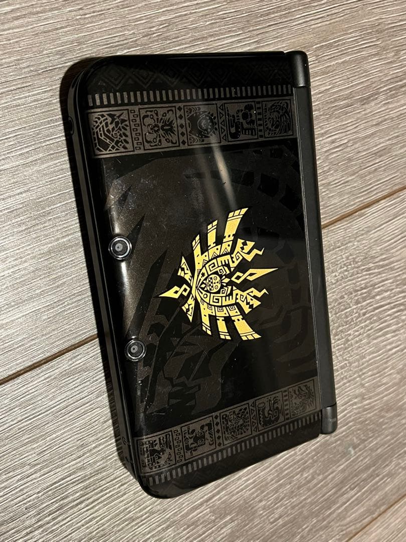 3DS 限定モデル　モンスターハンター