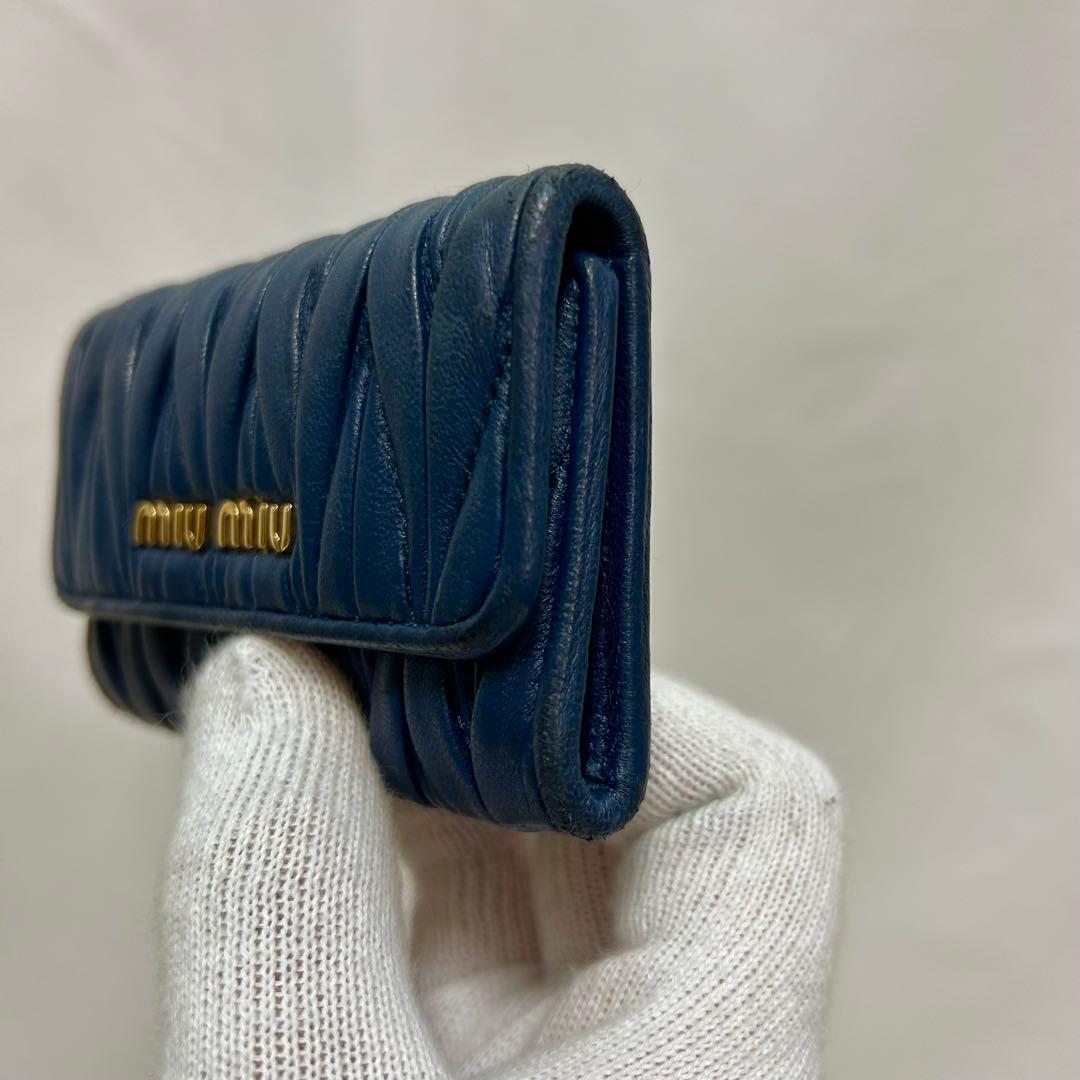 鑑定済　miumiu マトラッセ　6連　キーケース　レザー　革　ネイビー　紺色