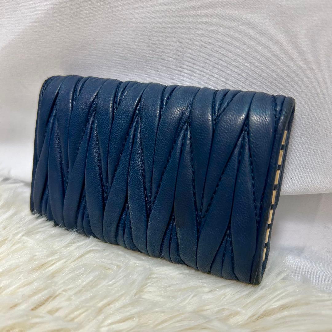 鑑定済　miumiu マトラッセ　6連　キーケース　レザー　革　ネイビー　紺色