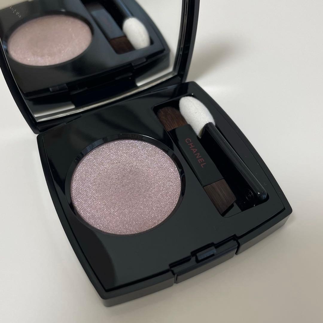CHANEL シャネル　オンブル エサンシエル　257 グリ ローズ