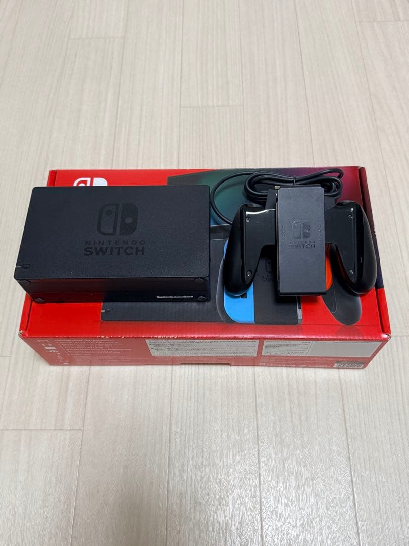 任天堂Switch 本体　美品