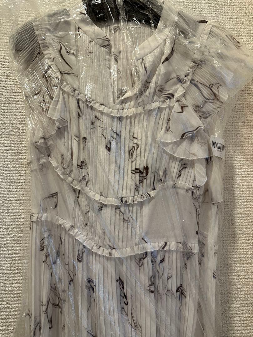スナイデル Sustainaプリントプリーツワンピース