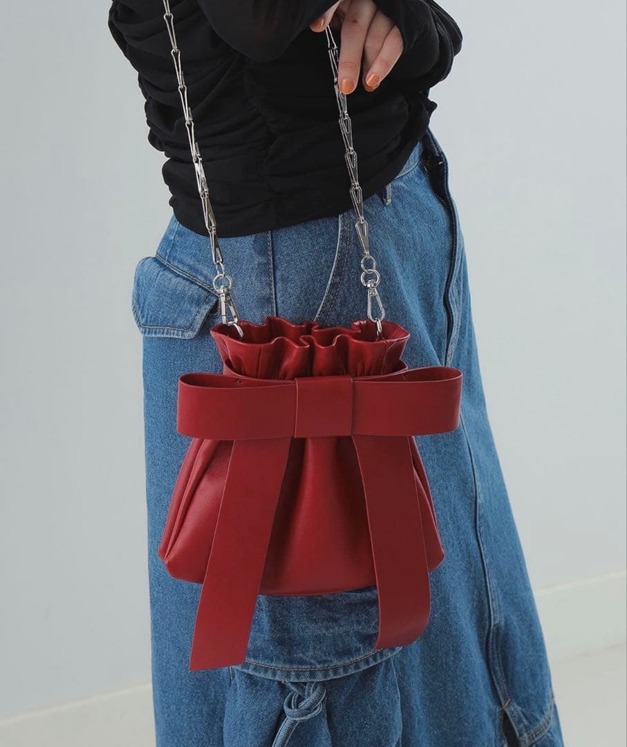 Ray BEAMS リボンチェーンバッグ　レッド