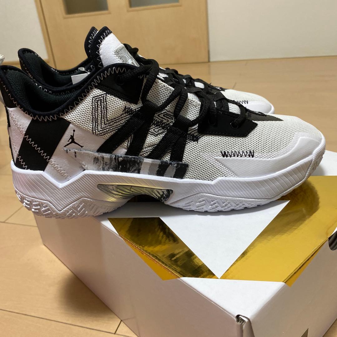 【新品未使用】タグ付きNIKEジョーダンワンテイクII黒白CW2457-100