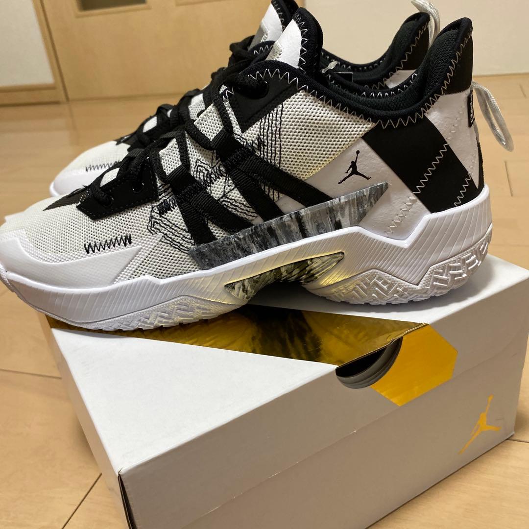 【新品未使用】タグ付きNIKEジョーダンワンテイクII黒白CW2457-100