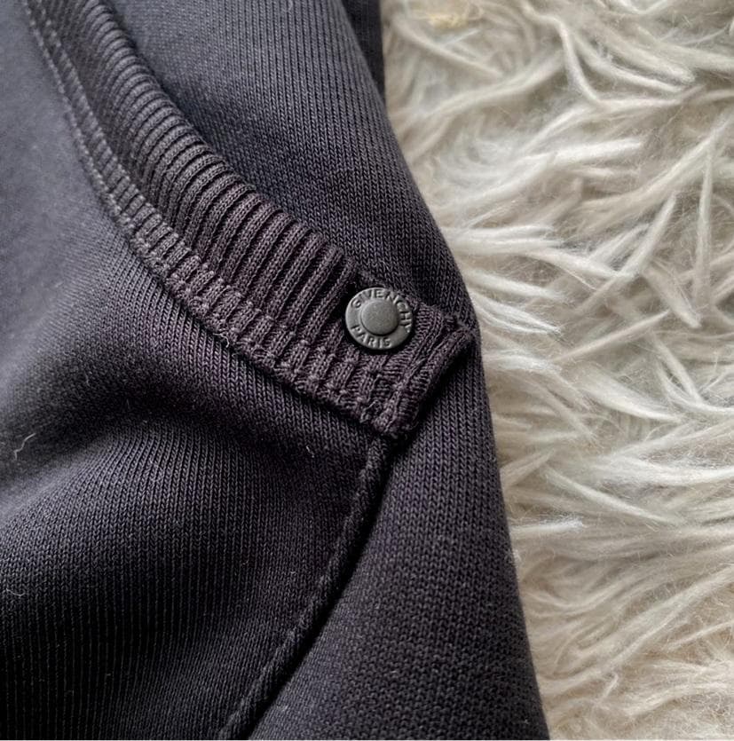 【 美品 】 GIVENCHY ブラック パーカー フード付き　4428