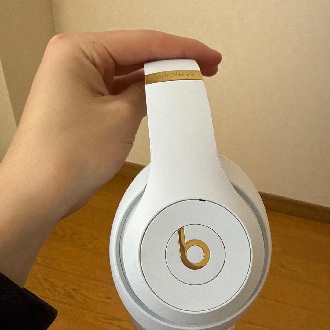 beats ワイヤレスヘッドホン ホワイト/ゴールド 本体のみ