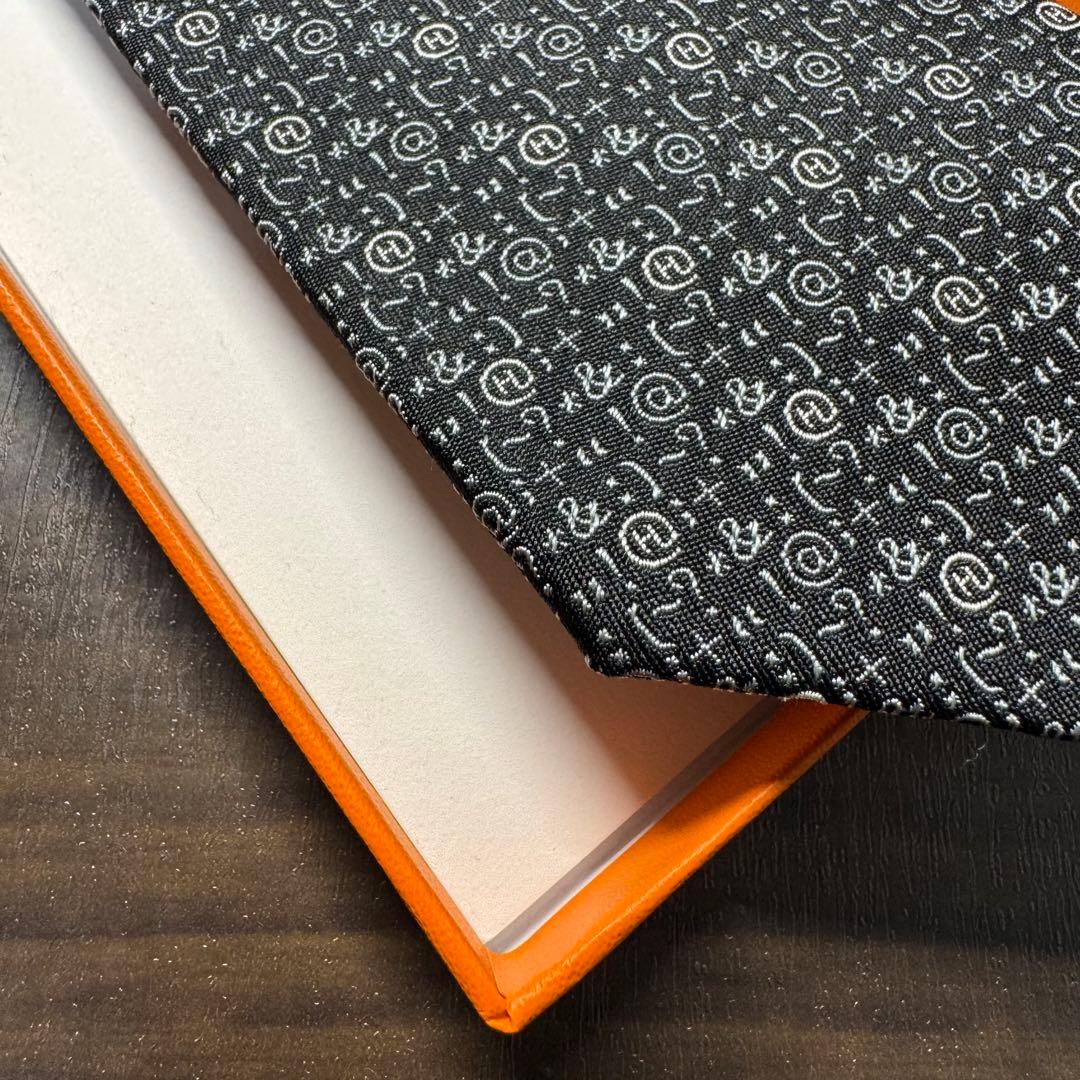 極美品 希少デザイン HERMES エルメス 数式 記号 Hロゴ ネクタイ