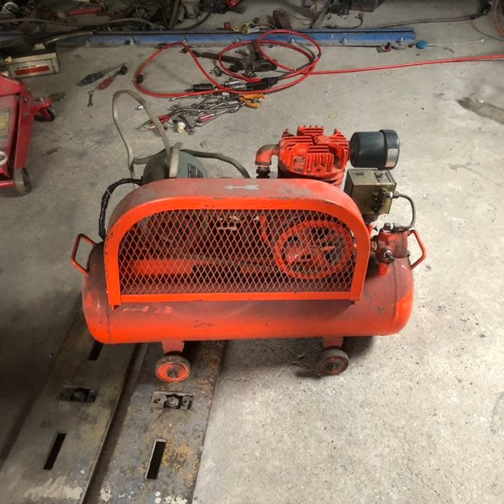 コンプレッサー 200V