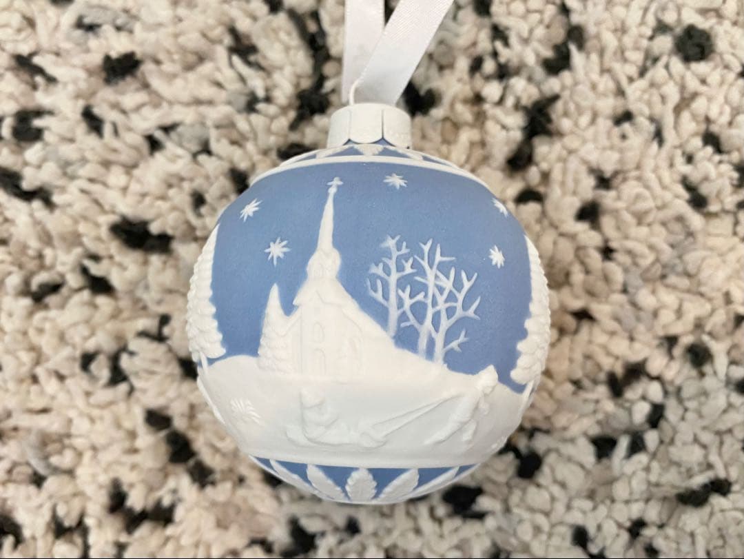 新品ウェッジウッド　クリスマス　オーナメント　 そり　子供　雪