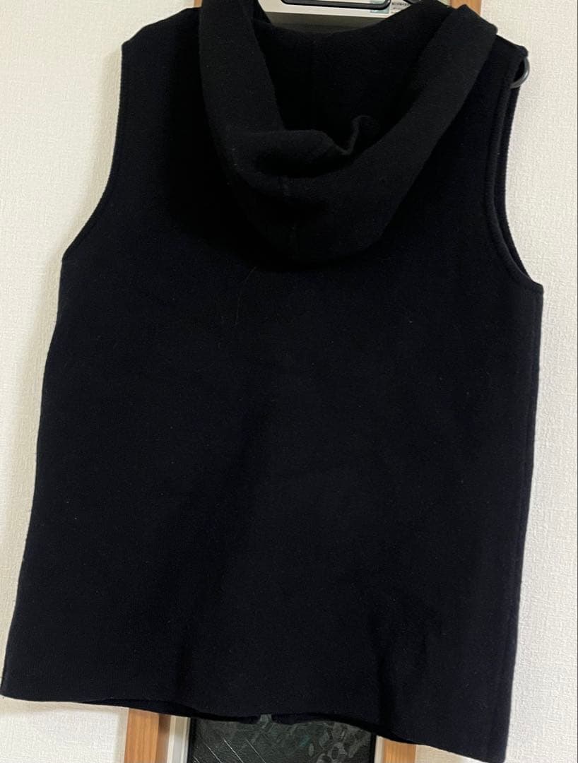 theory セオリー　Lana Cash Hooded Vest ブラック
