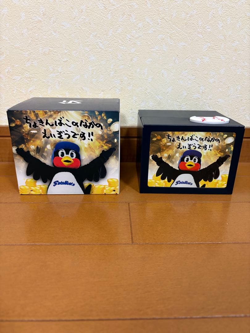 ヤクルトスワローズ　つば九郎　貯金箱