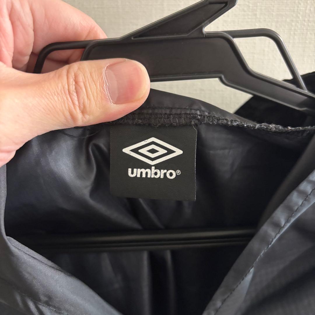 umbro futsal style ピステ・ウィンドブレーカー