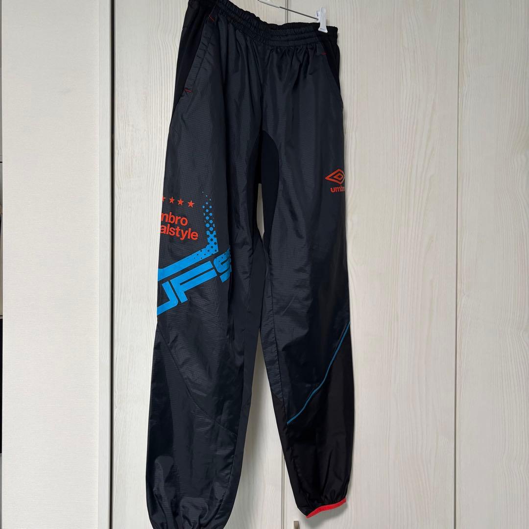 umbro futsal style ピステ・ウィンドブレーカー
