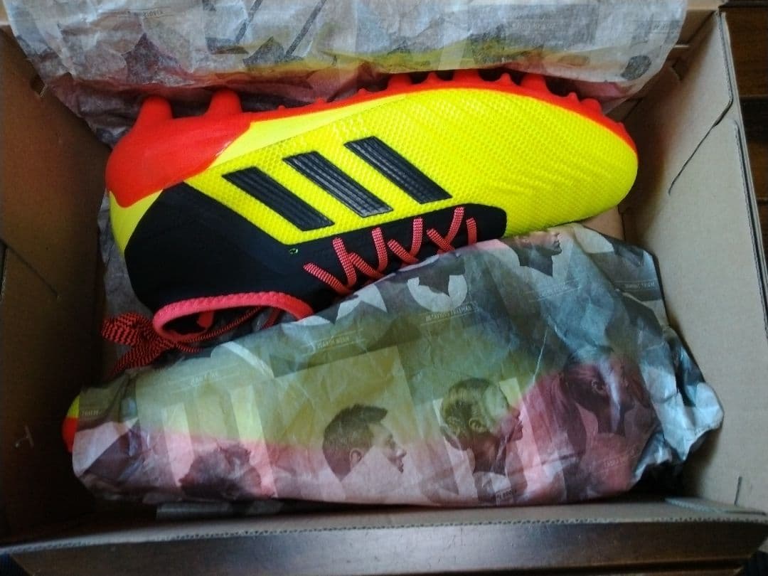 adidas PREDATOR 18.2HG/AG サッカースパイク（未使用品）