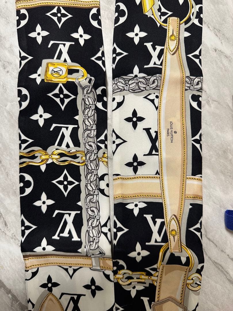 LOUIS VUITTON バンドー　スカーフ ブラック・ホワイト