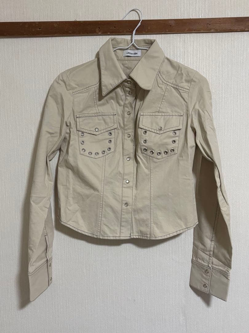 LAGUA GEM EYELET POCKET COMPACTシャツ　アイボリー