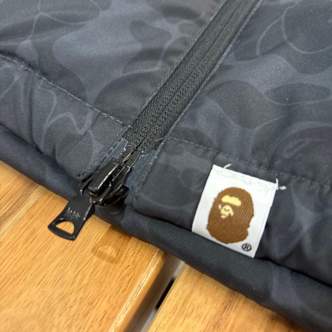 【新品未使用】A BATHING APE 迷彩柄 ダウンベスト Sサイズブラック