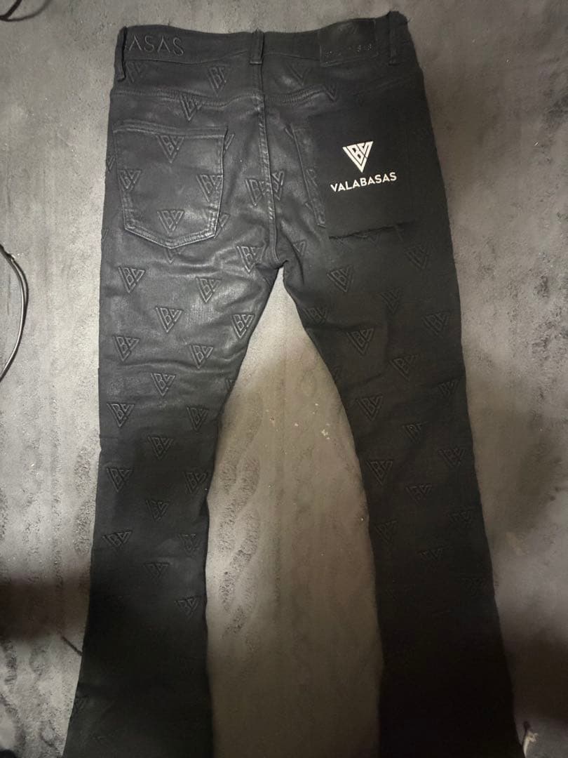 VALABASAS 黒 フレアデニム W30