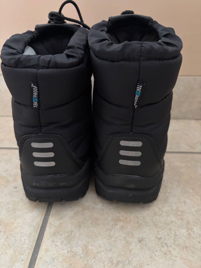 THE NORTH FACE 子ども用スノーブーツ 黒
