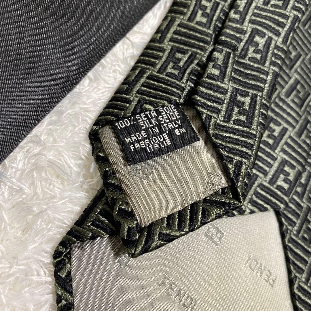 FENDI フェンディ　ネクタイ　美品　一点物　ビジネス　ズッカ