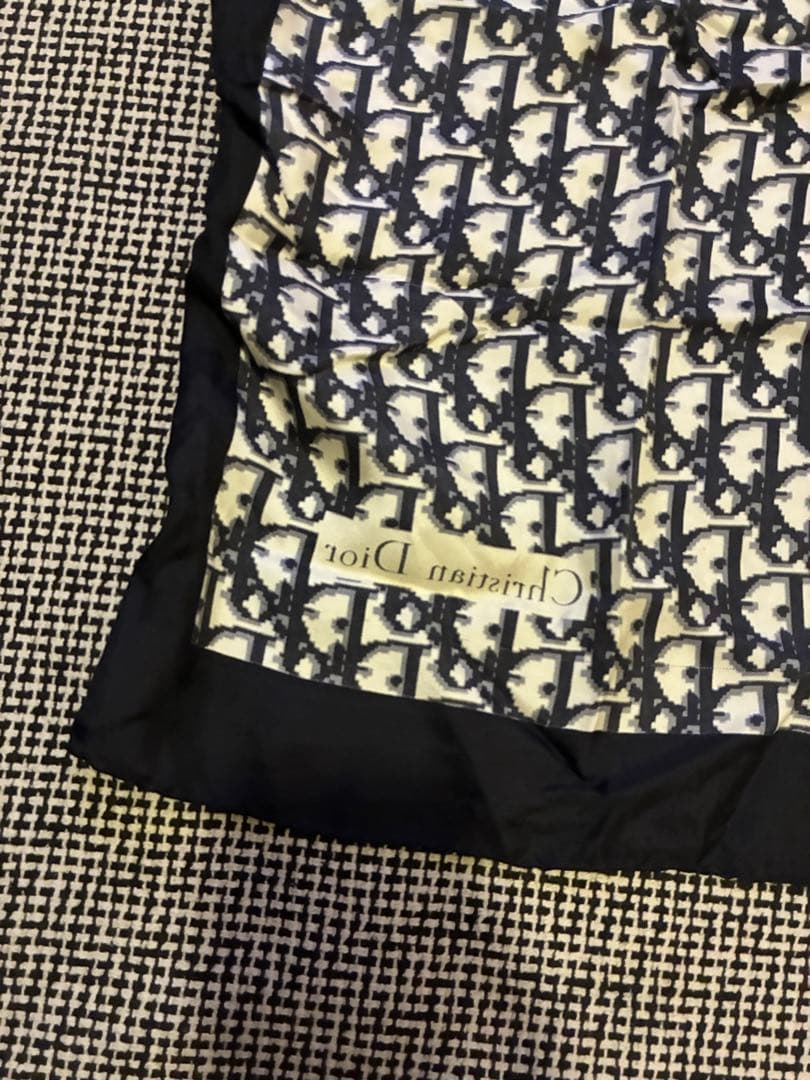 Christian Dior シルク　大判　スカーフ ブラック/ホワイト