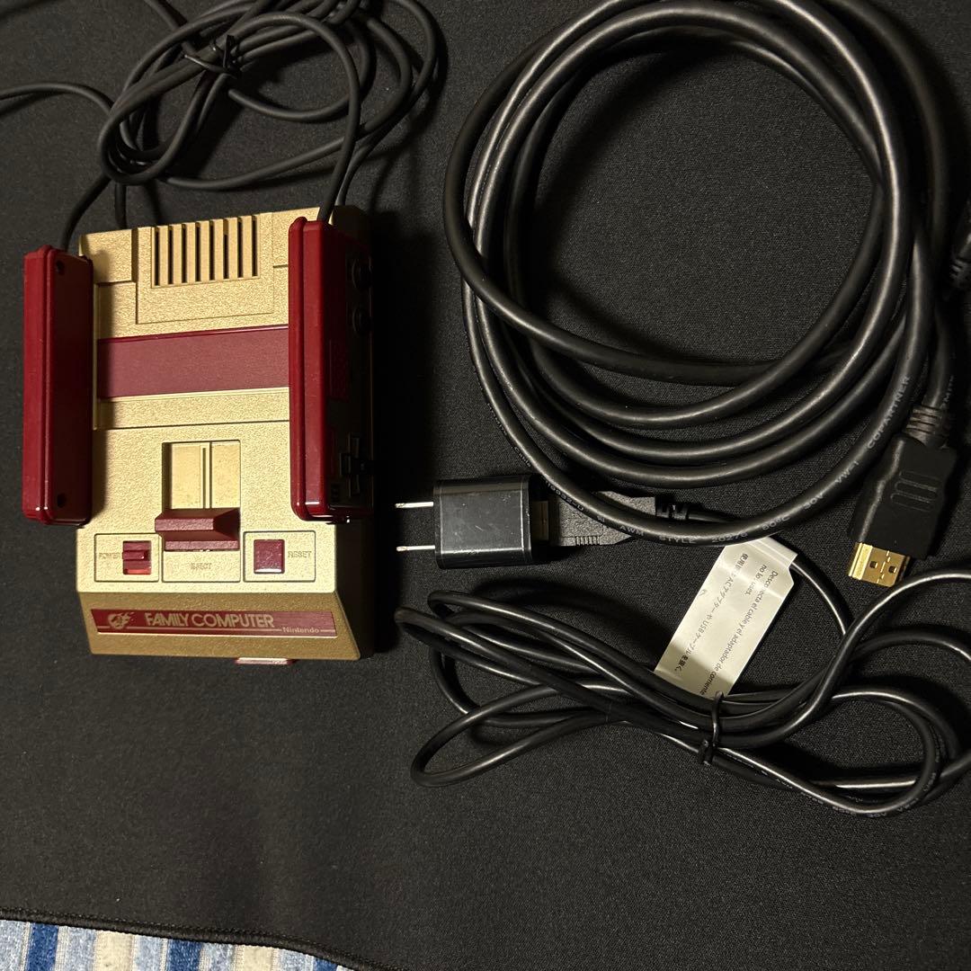 Nintendo ファミコンミニ本体、限定色、ケーブル一式セット