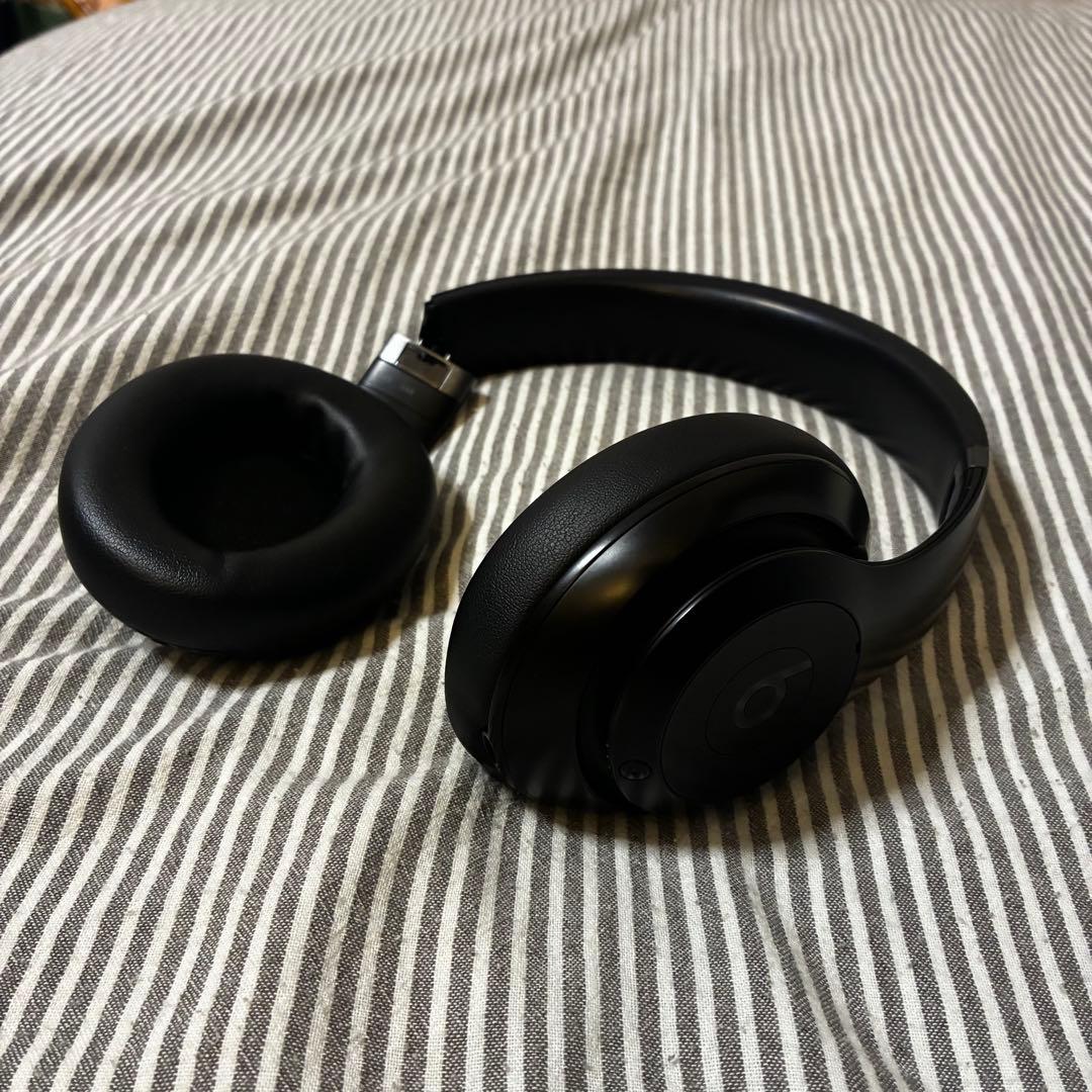（破損あり）　beats studio pro ワイヤレスヘッドホン