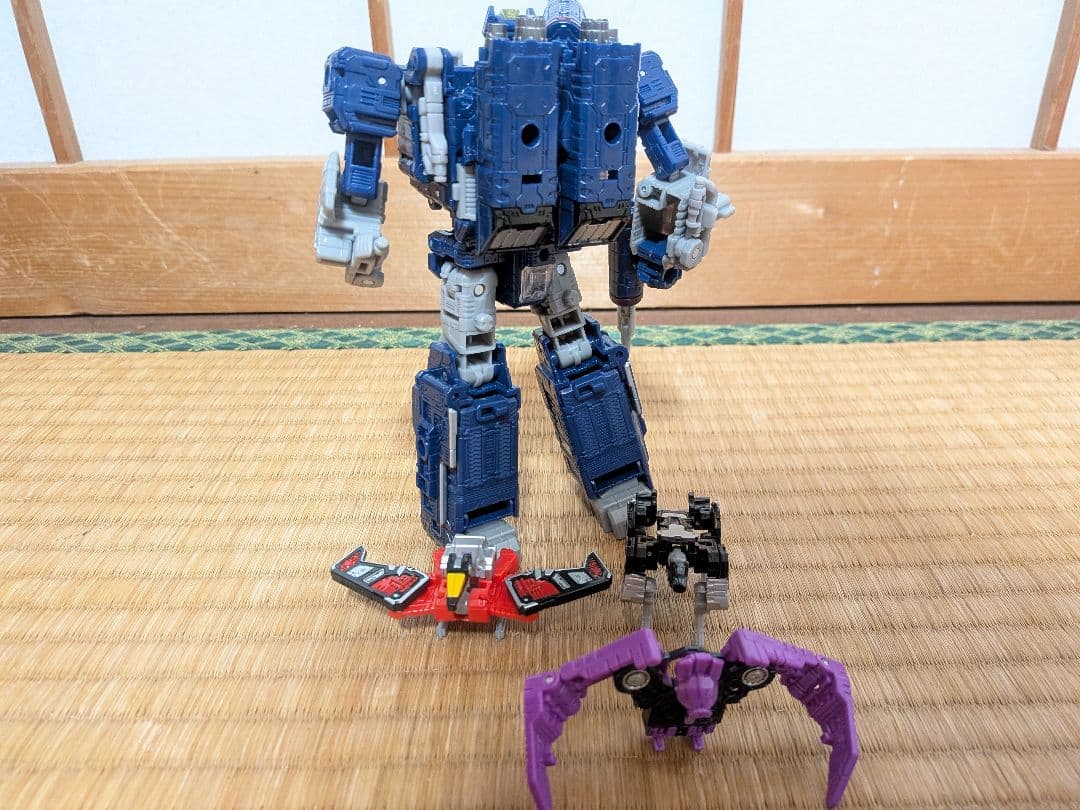 トランスフォーマー　シージ　サウンドウェーブ　カセットロン
