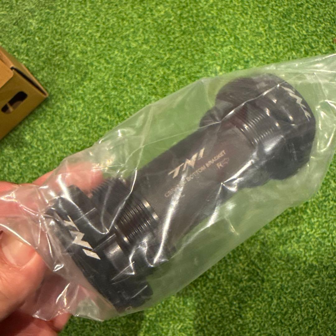 TNI セラミックボトムブラケット BSA/JIS-24.22 Sram gxp