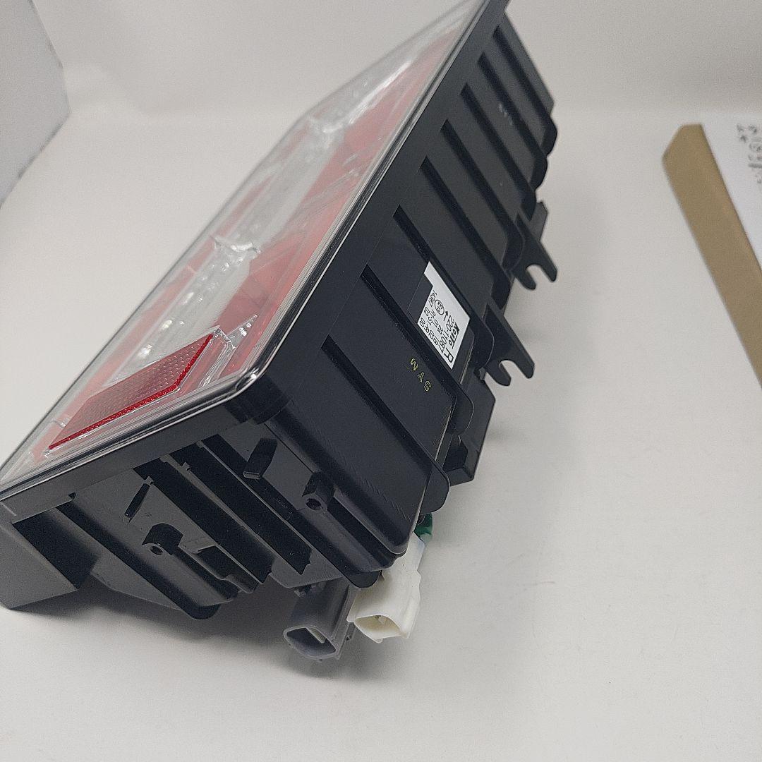 KOITO 2連 リアコンビネーションランプ【右】 LEDRCL-24R2RR