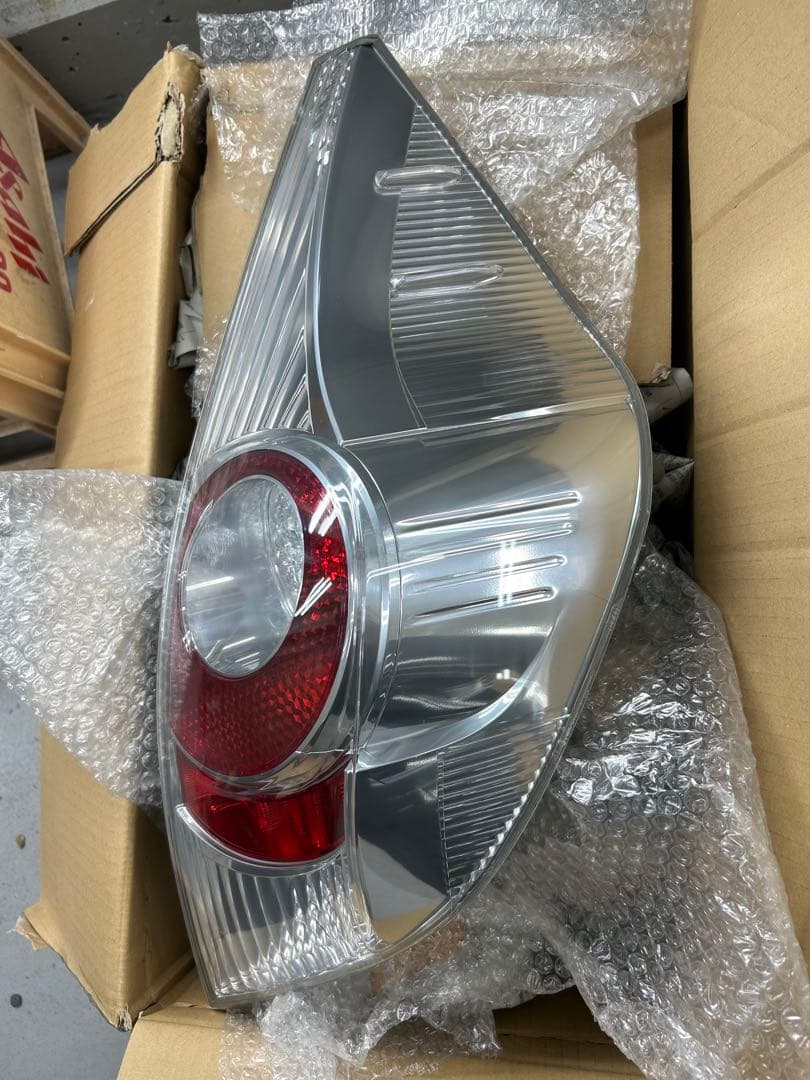 美品❗️NHP10 アクア　テールランプ　右側