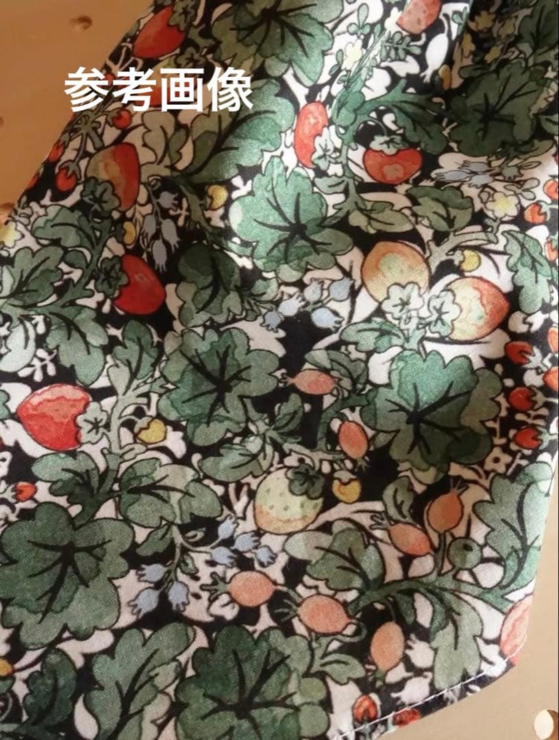 【新品】R&D.M.Co- WILD BERRY FELD LAWNバンダナ